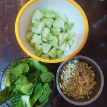 Siapkan sayurannya.