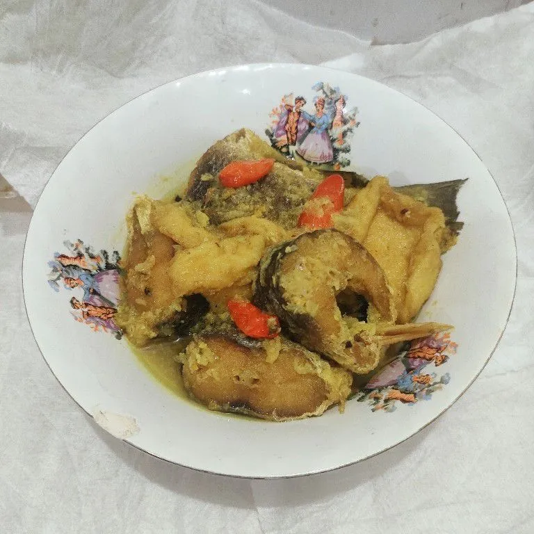 Ikan Belanak Bumbu Acar Kuning