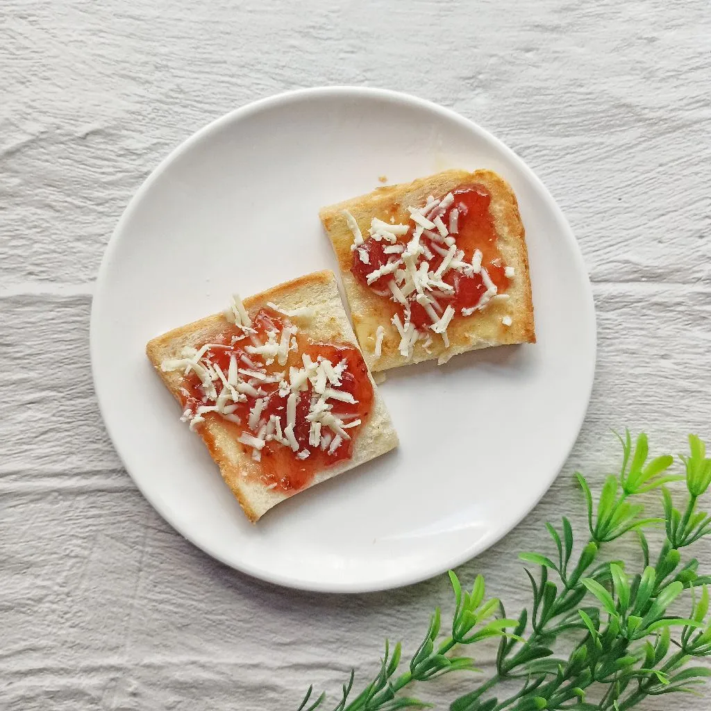 Strawberry Cheese Toast