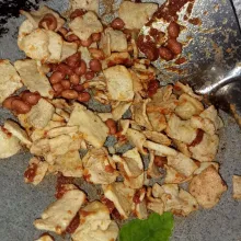 Aduk hingga tercampur rata, tes rasa dan matikan api.