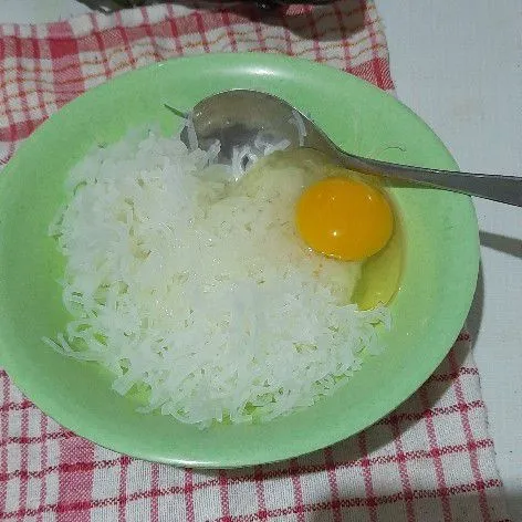 Tambahkan telur