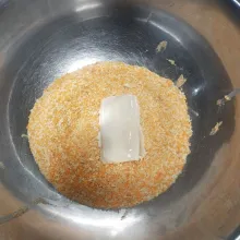 Tapioka Pelapis Risol Celup di bahan pelapis (terigu+air) lalu balurkan di tepung panir ...