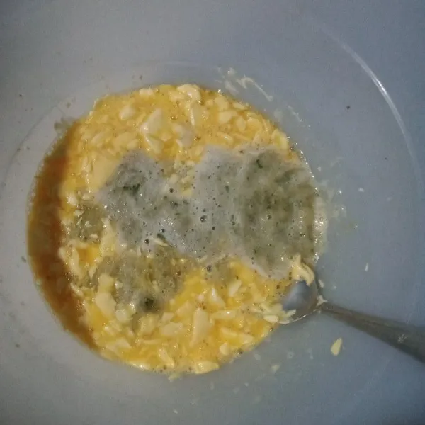 Masukkan bumbu halus.