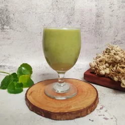 Smoothies Alpukat Pegagan