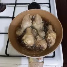 Goreng paha ayam hingga matang kecokelatan. Angkat dan sajikan.