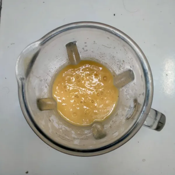 Blender nangka dengan susu cair.