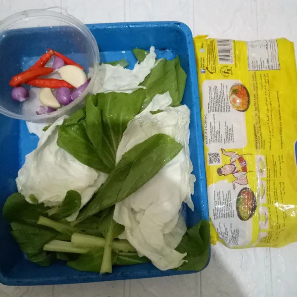 Siapkan semua bahan.