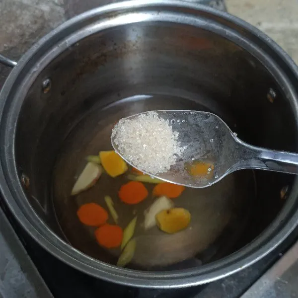 Tambahkan gula pasir.