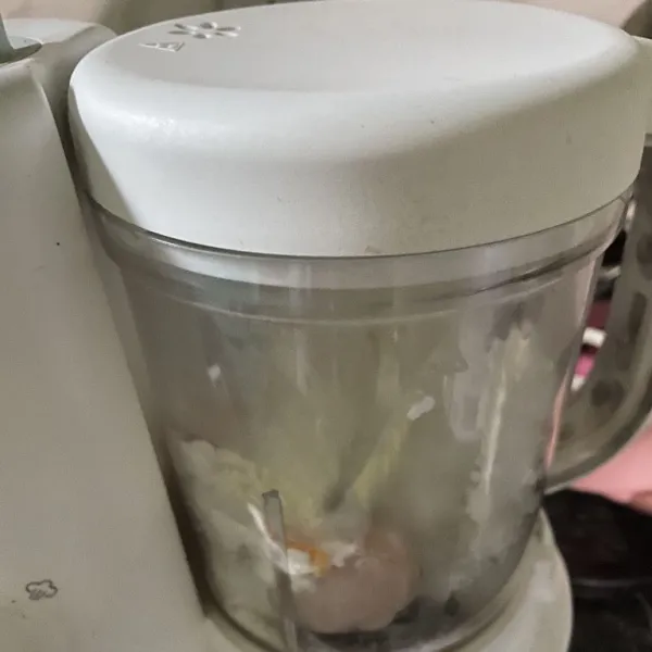 Blender semua bahan hingga halus
