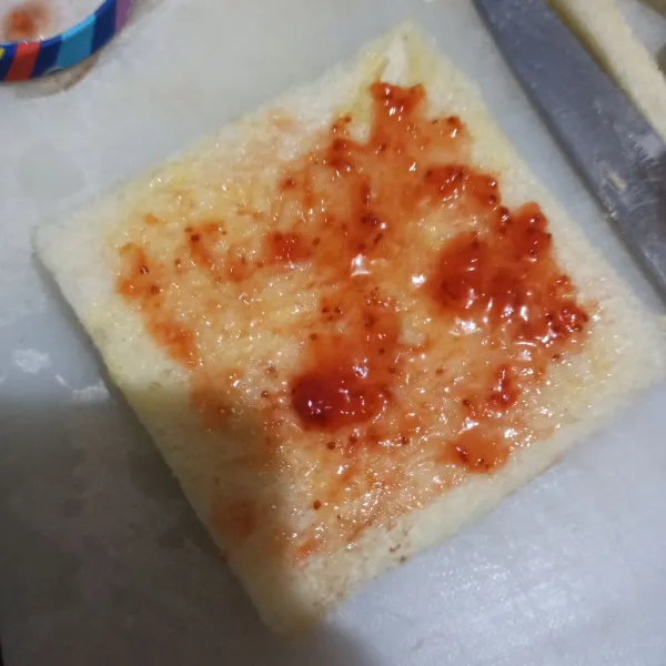 Beri selai strawberry, ratakan