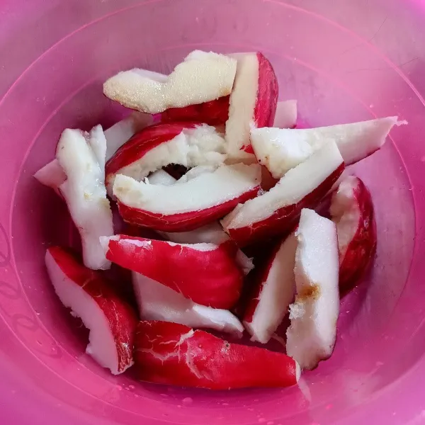 Kemudian potong-potong sesuai selera.