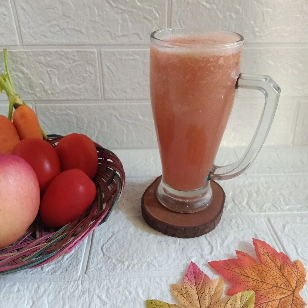 Jus Apeltom (Apel Wortel Tomat)