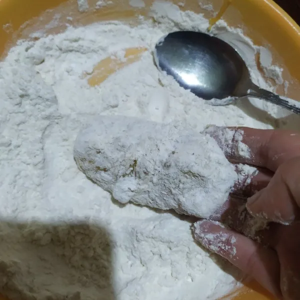 Baluri kembali dgn bahan pelapis sambil ditepuk-tepuk.