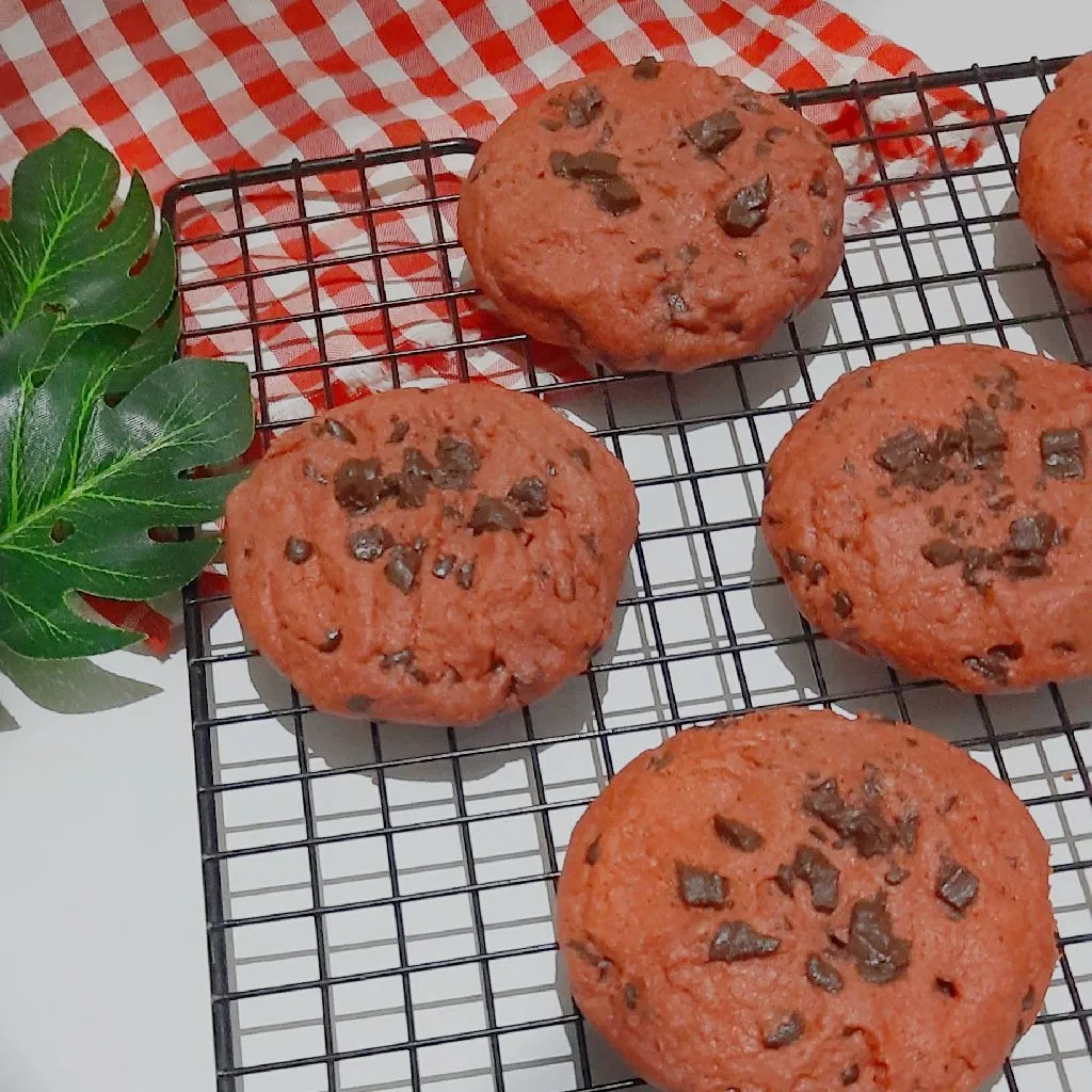 Red Velvet Chew Cookies