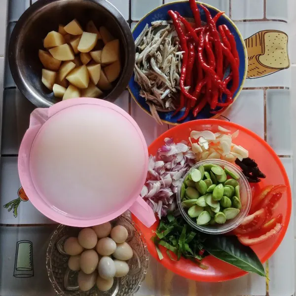 Siapkan bahan.