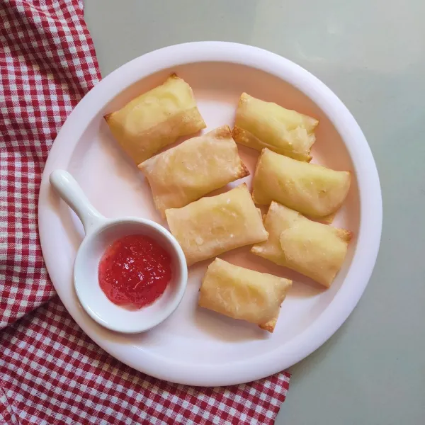 Sajikan dengan selai favorit.