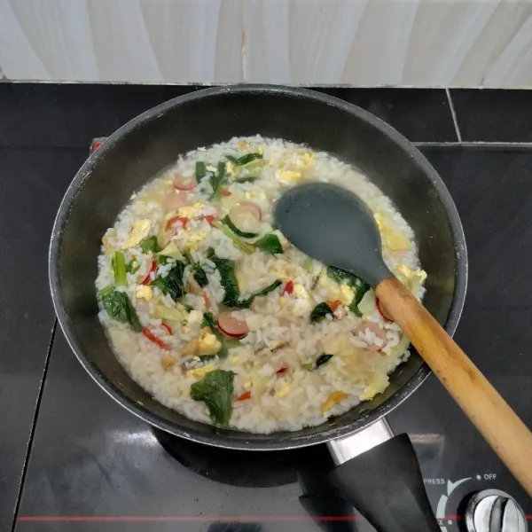 Masak hingga bumbu meresap. Lalu angkat.