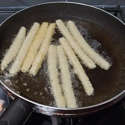 kemudian goreng hingga matang.