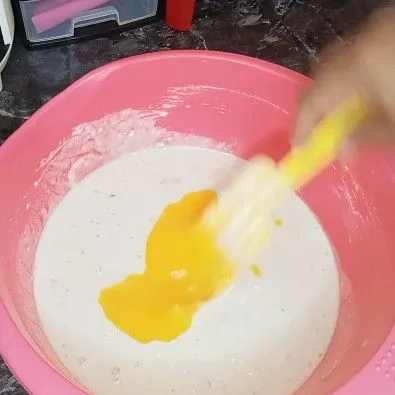 Masukkan margarin cair
