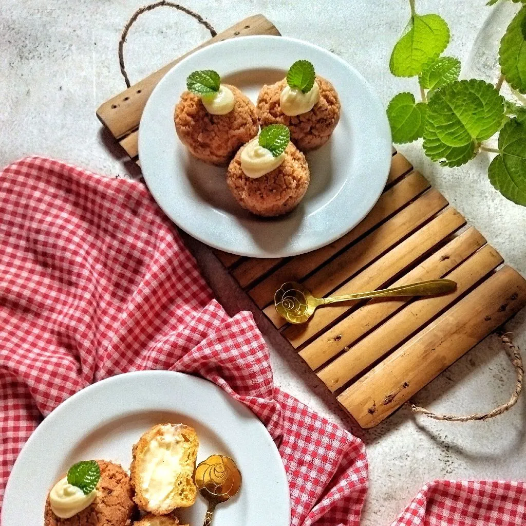 Choux Au Craquelin