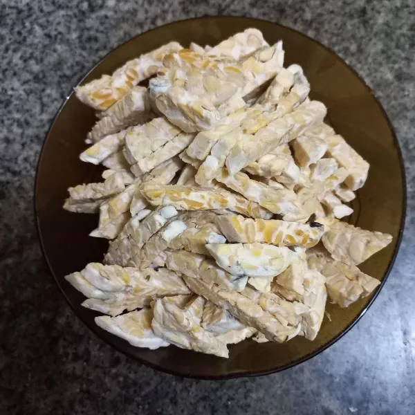 Potong korek tempe.