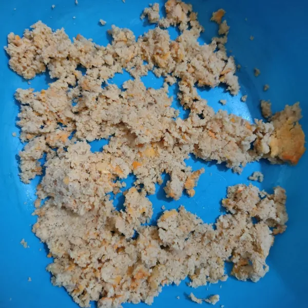 Haluskan / bejek oncom.