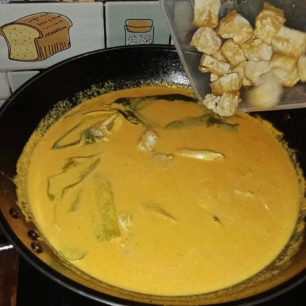 Masukan tahu.