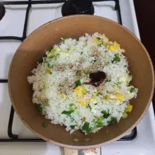 Beri kecap asin dan saus tiram, masak hingga matang.