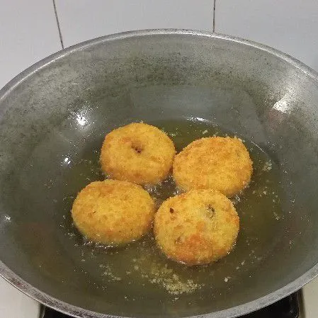 Goreng cukup 1 kali balik saja.