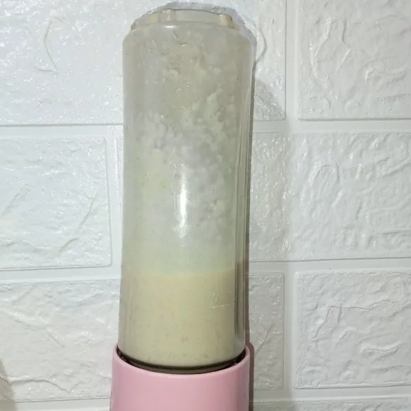 Masukkan semua bahan menjadi satu ke dalam blender, tuang ASI kemudian blender hingga halus tambahkan unsalted butter. Aduk rata dan siap disuapkan.