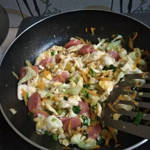 Setelah sudah jadi maka masakan siap disajikan.