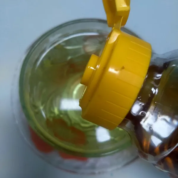 Beri madu dan siap untuk diminum hangat.