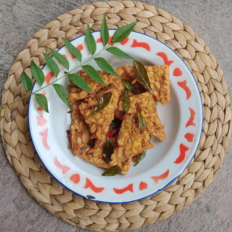 Tempe Goreng Daun Kari