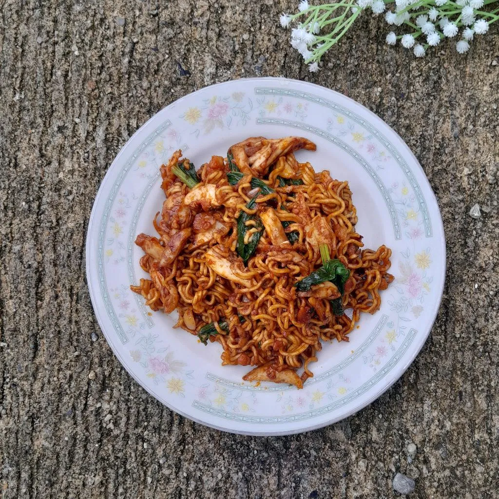 Mie Goreng Pedas Ayam Suwir