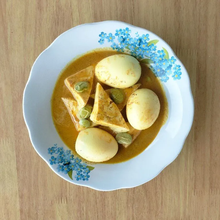 Gulai Telur Tahu Kacang Koro