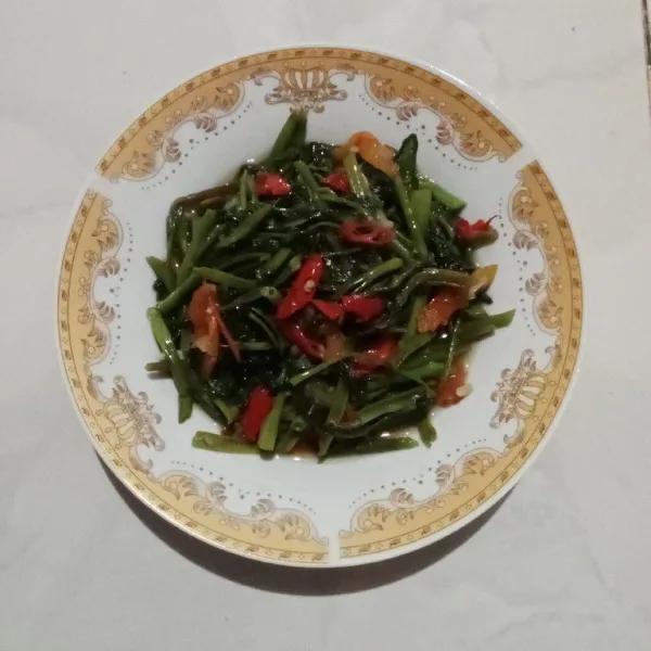 Hidangan siap disajikan.