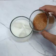 Masukkan espresso.