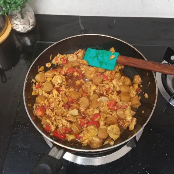 Masak hingga mengental, matikan kompor.