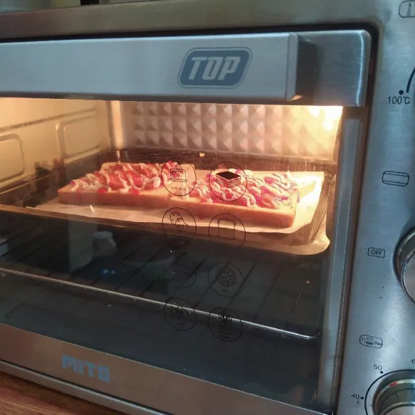 Oven di suhu 150° api atas bawah selama 15 menit.