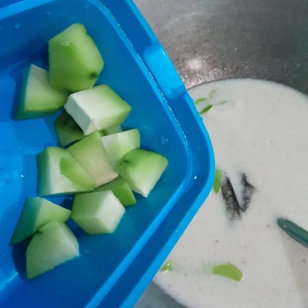 Tambahkan labu siam masak sampai empuk.