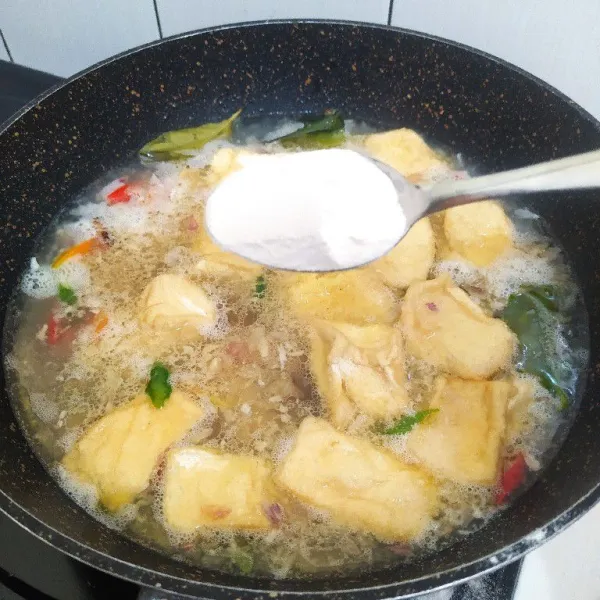 Tambahkan krimer fiber lalu masak hingga kuah sedikit menyusut serta bumbu meresap.