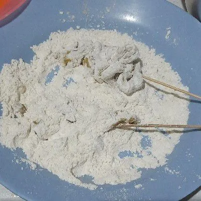 Balut dengan tepung.