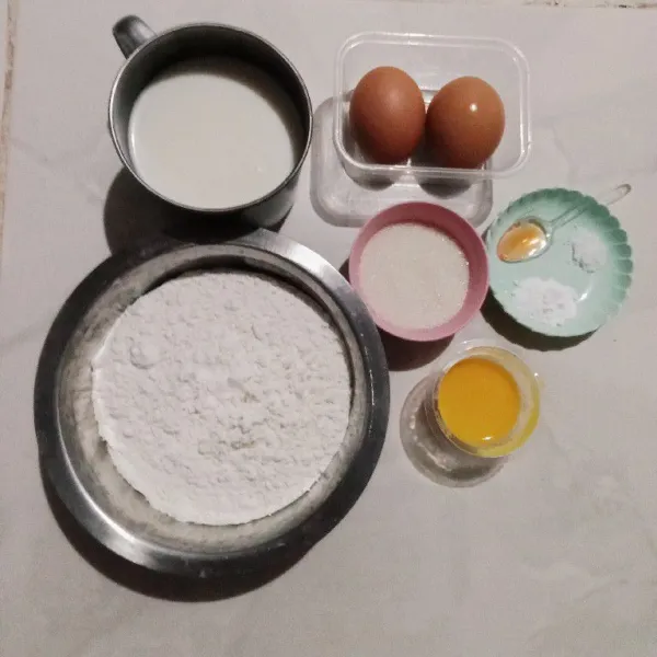 Siapkan bahan.