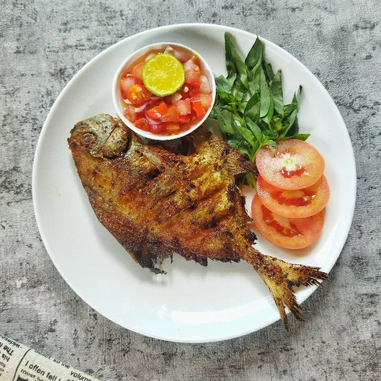 Ikan Bawal Goreng Sambal Dabu-dabu