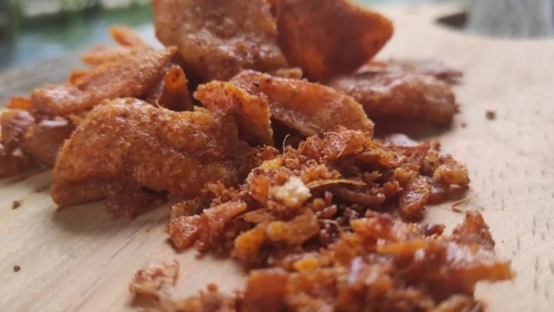 Oleh oleh khas padang rendang telur kering