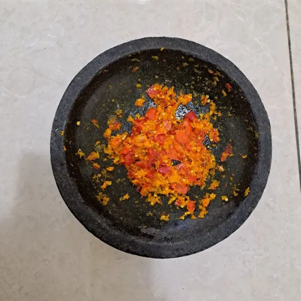 Lalu tambahkan 1 sdt garam dapur.