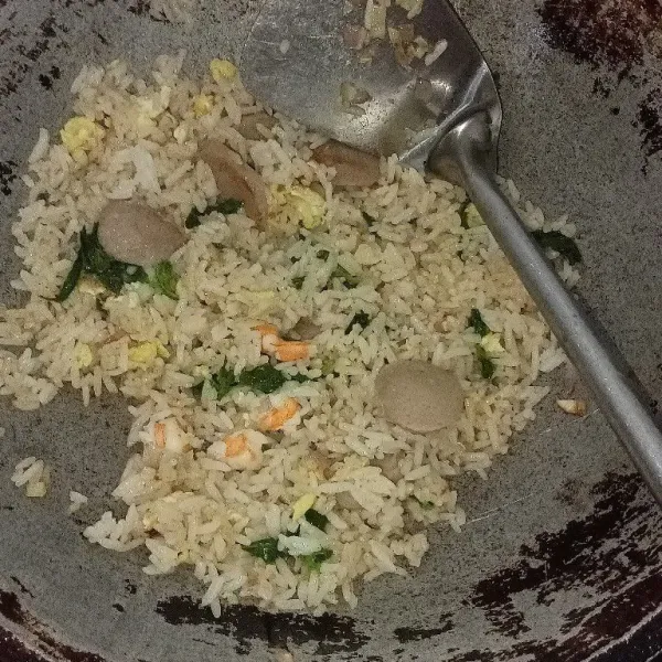 Aduk hingga tercampur rata, tes rasa dan matikan api.