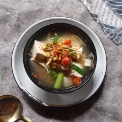 Spicy Kongnamul Guk