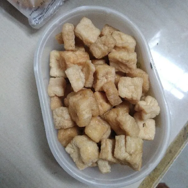 Goreng tahu, sisihkan.