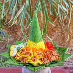 Mini Tumpeng Nasi Kuning #KURCEPPEJUANGRESEPNUSANTARA